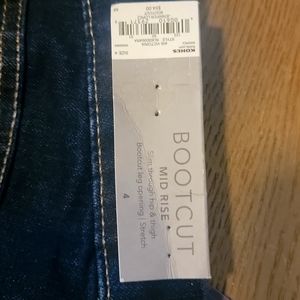 Women size 4 Jennifer Lopez boot cut blue jeans